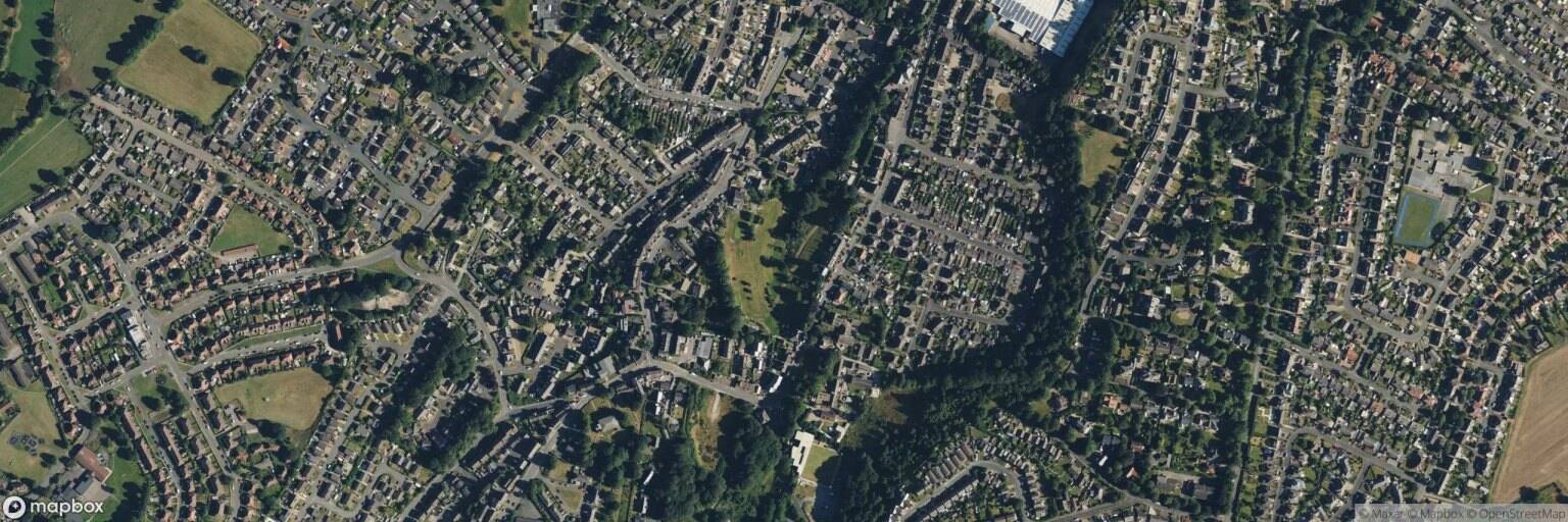 Castlefields Golf Club — golf course in Brighouse